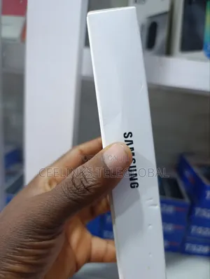 New Samsung Galaxy A17 128 GB Silver