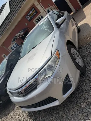 Toyota Camry LE 4dr Sedan (2.5L 4cyl 6A) 2012 Silver