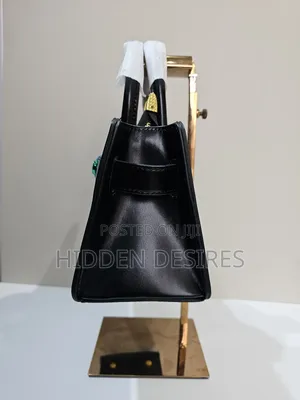 Quality Leather Bag - Midi Black