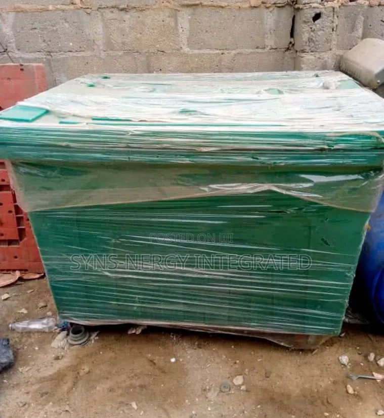 Strong 660l Waste Bin