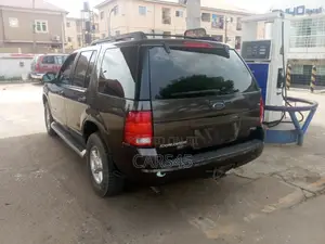 Ford Explorer 2005 Gray