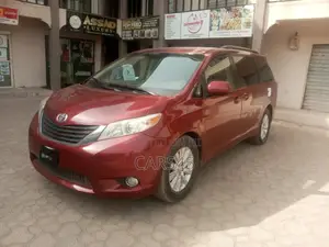 Toyota Sienna XLE 7 Passenger 2010 Red