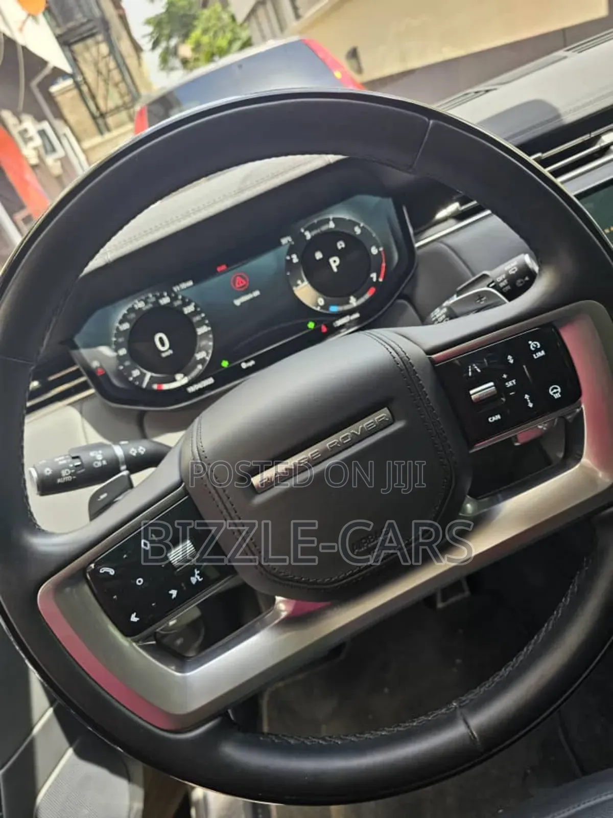 Land Rover Range Rover Vogue 2025 Gold