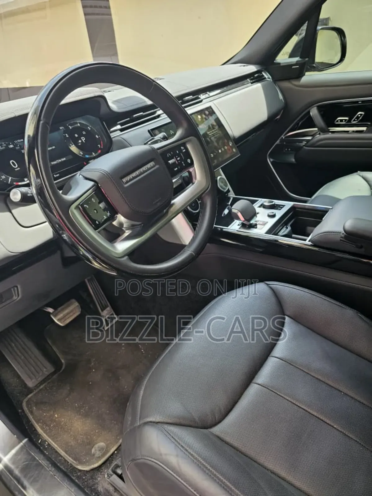 Land Rover Range Rover Vogue 2025 Gold
