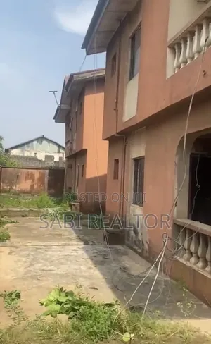 3bdrm Block of Flats in Egbe / Ikotun/Igando for sale