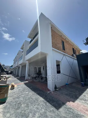 4bdrm Mansion in Ologolo for sale