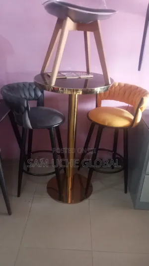 Barstool Table and Chairs