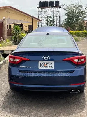 Hyundai Sonata SE 4dr Sedan (2.4L 4cyl 6A) 2015 Blue