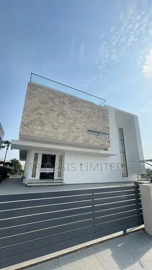 5bdrm Duplex in Chevron for sale