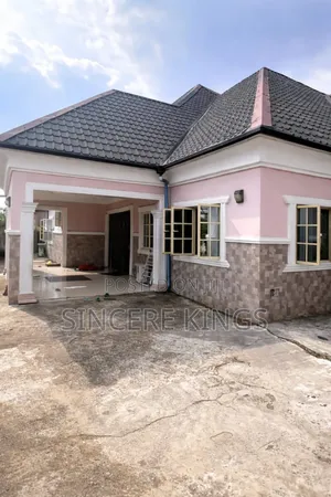 5bdrm House in Off Aka Rd By Nung, Uyo for sale