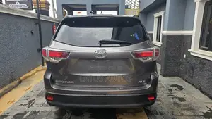 Toyota Highlander XLE 4dr SUV (3.5L 6cyl 6A) 2014 Gray