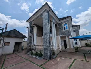 4bdrm Duplex in Shelter Afrique, Uyo for sale