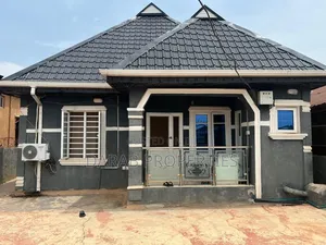 3bdrm Bungalow in Ipaja / Ipaja for sale