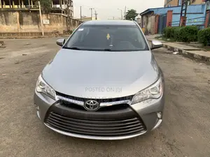 Toyota Camry 2017 Silver