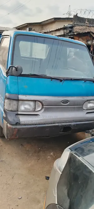 Ford 2001 Blue