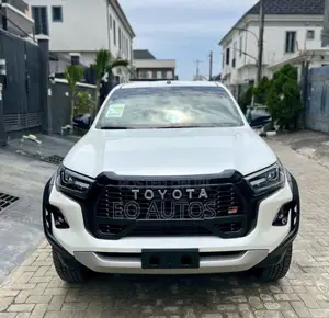 New Toyota Hilux 2025 White