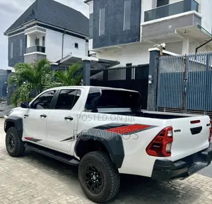 New Toyota Hilux 2025 White