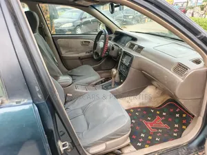 Toyota Camry Automatic 1999 Green