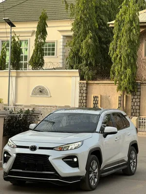 Toyota RAV4 2024 White