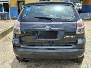 Toyota Matrix XR Hatchback FWD (1.8L 4cyl 4A) 2005 Black