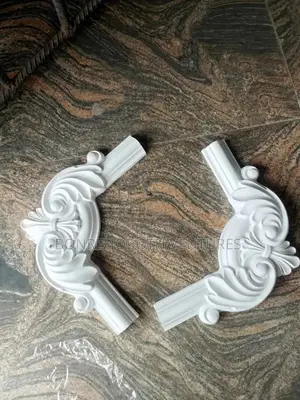 Pu Corner Ornament