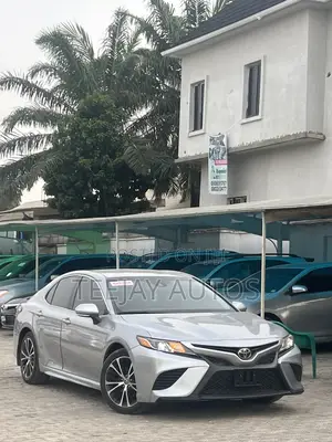 Toyota Camry 2019 Silver