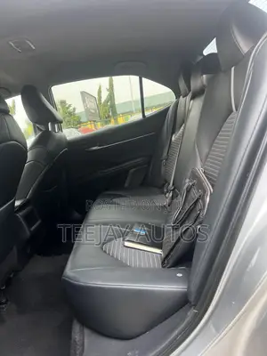 Toyota Camry 2019 Silver
