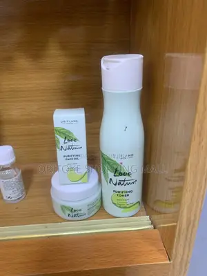 Love Nature Hydrating Gel Cleanser With Organic Aloe Vera Pineapple