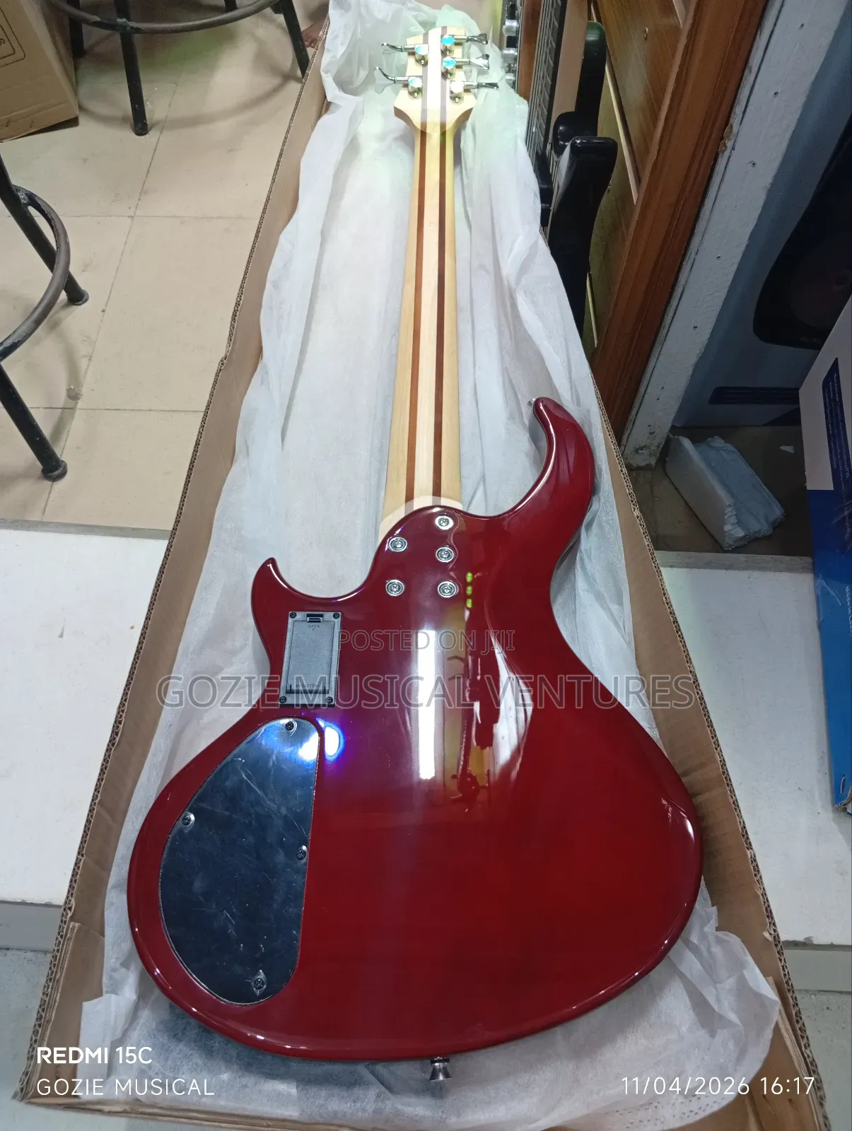 Strinberg 5- String Active Bass Guitar