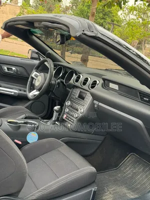 Ford Mustang V6 Fastback 2016 Black