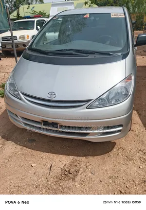 Toyota Previa 2005 Silver