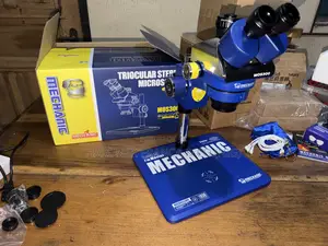 Trinocular Microscope