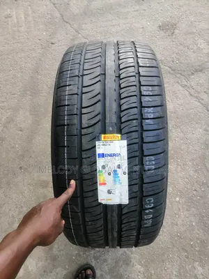 295/40r22 Pirelli Tyre, Tire