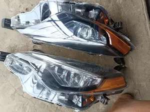 Headlamp Toyota Corolla 2018 Le