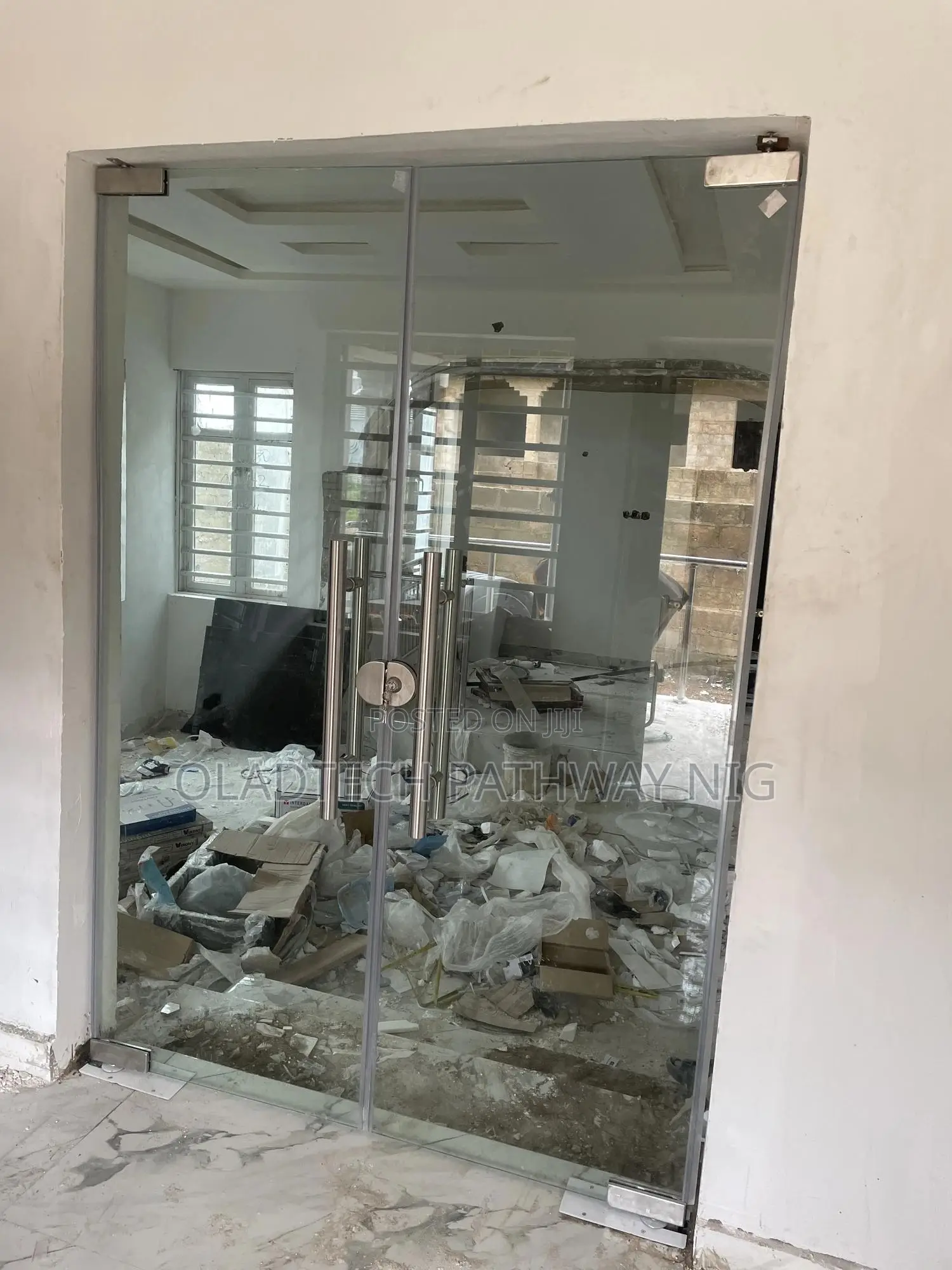 Frameless Glass Door