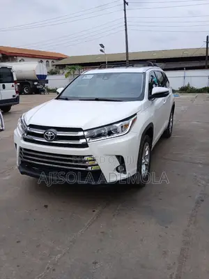 Toyota Highlander Limited 2019 White