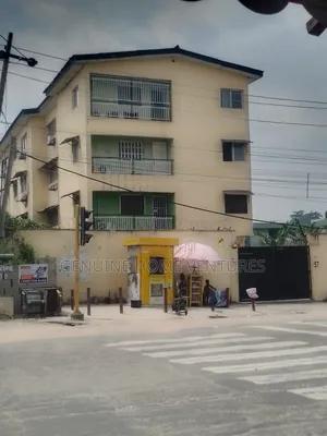 3bdrm Apartment in Adeniyi Jones for rent