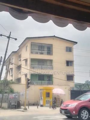 3bdrm Apartment in Adeniyi Jones for rent