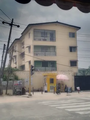 3bdrm Apartment in Adeniyi Jones for rent