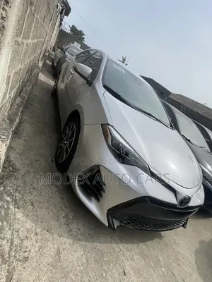 Toyota Corolla 2017 Silver