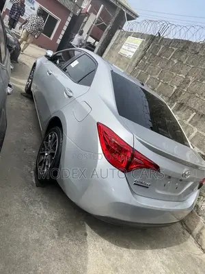 Toyota Corolla 2017 Silver