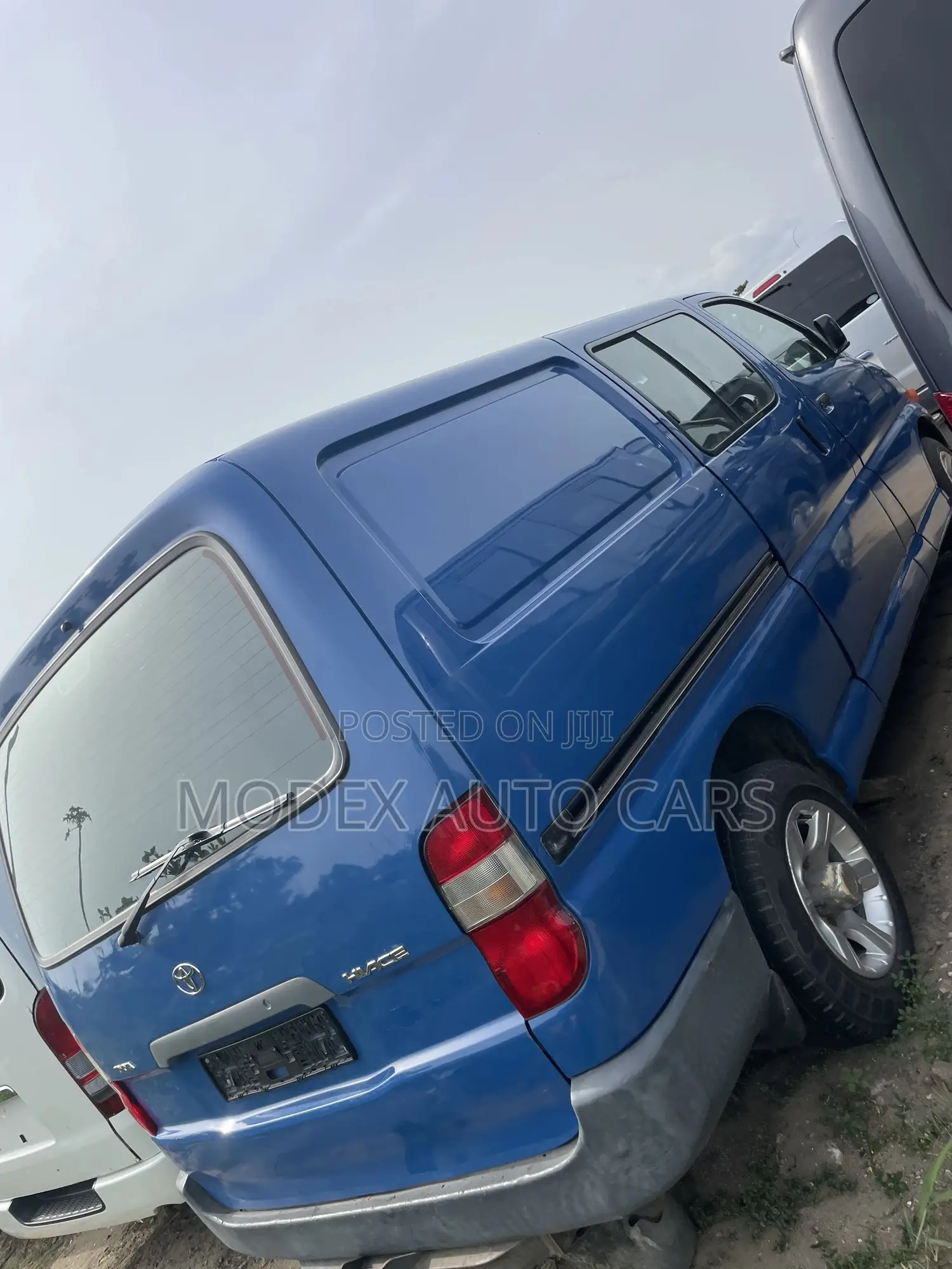 Toyota HiAce 2004 Blue