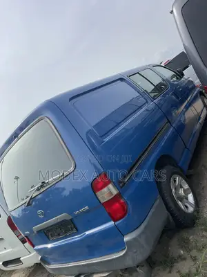 Toyota HiAce 2004 Blue