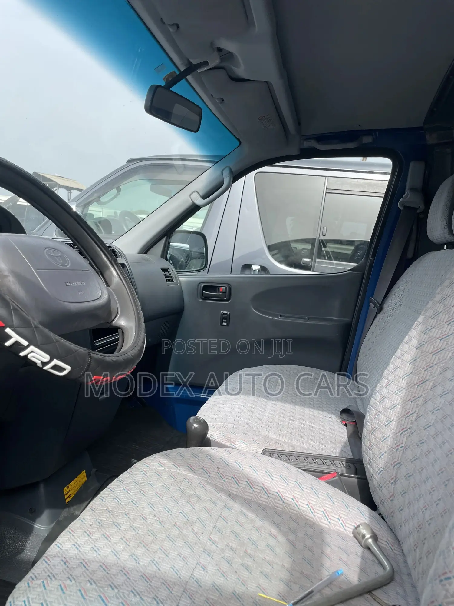 Toyota HiAce 2004 Blue