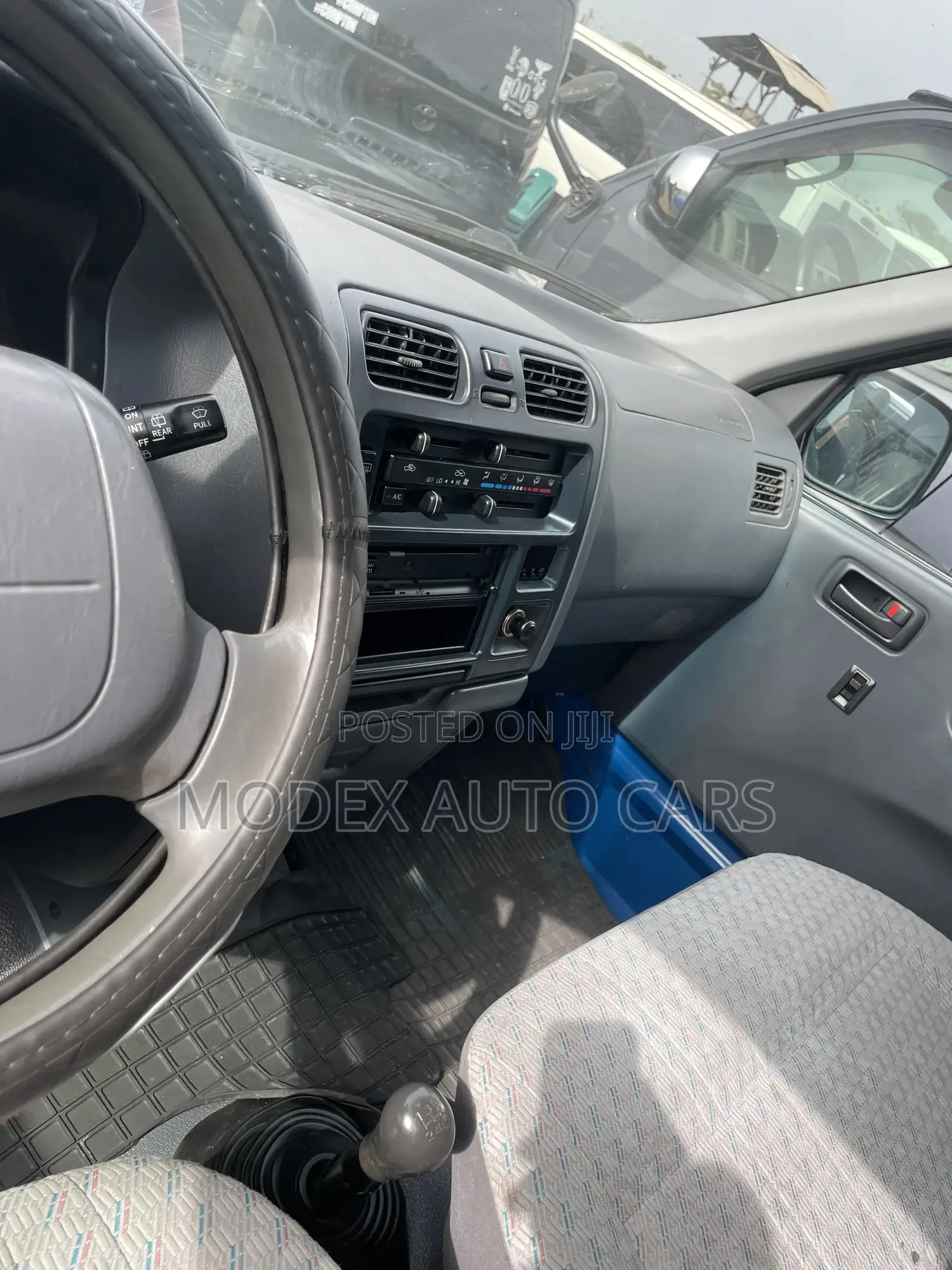 Toyota HiAce 2004 Blue
