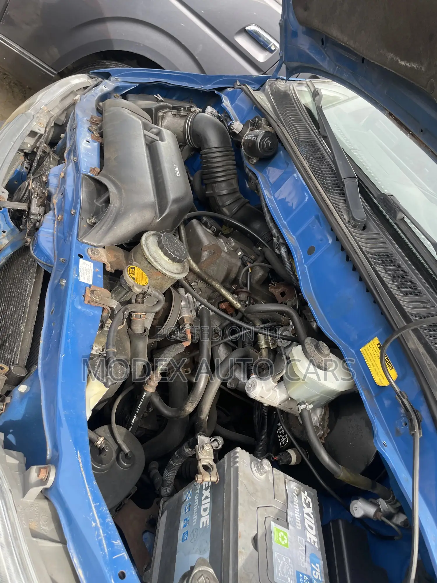 Toyota HiAce 2004 Blue