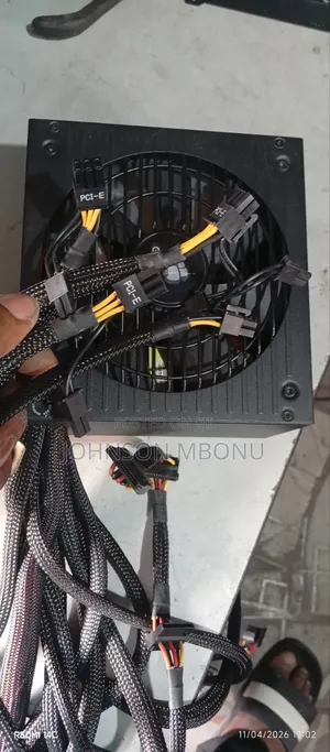 Corsair Tx 850 Watts.