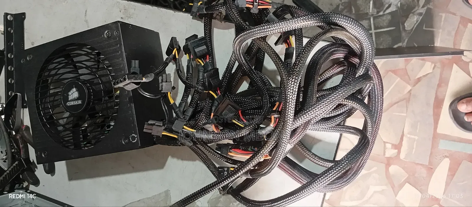 Corsair Tx 850 Watts.