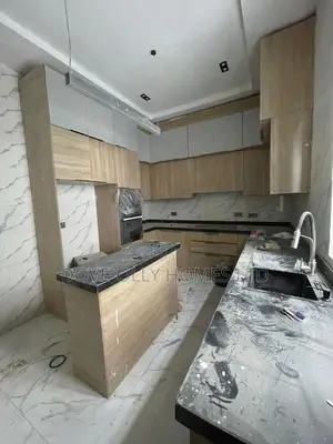 4bdrm Duplex in Royal Pinne Estate, Lekki Phase 2 for rent
