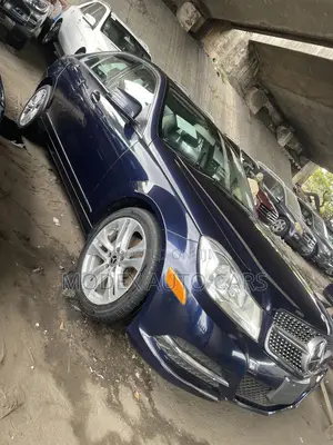 Mercedes-Benz C300 2012